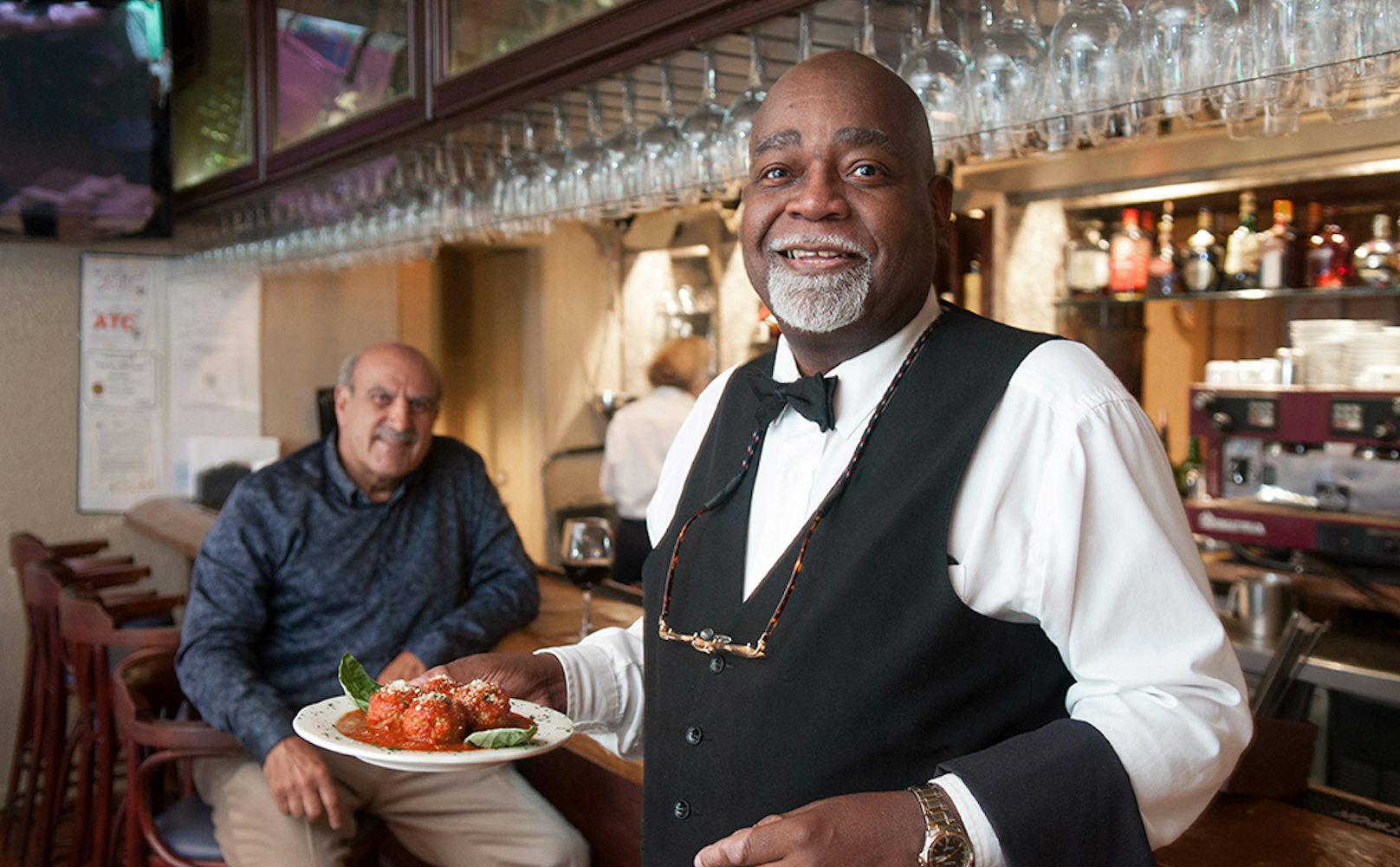 gino s waiter as much of a baton rouge tradition as restaurant s
