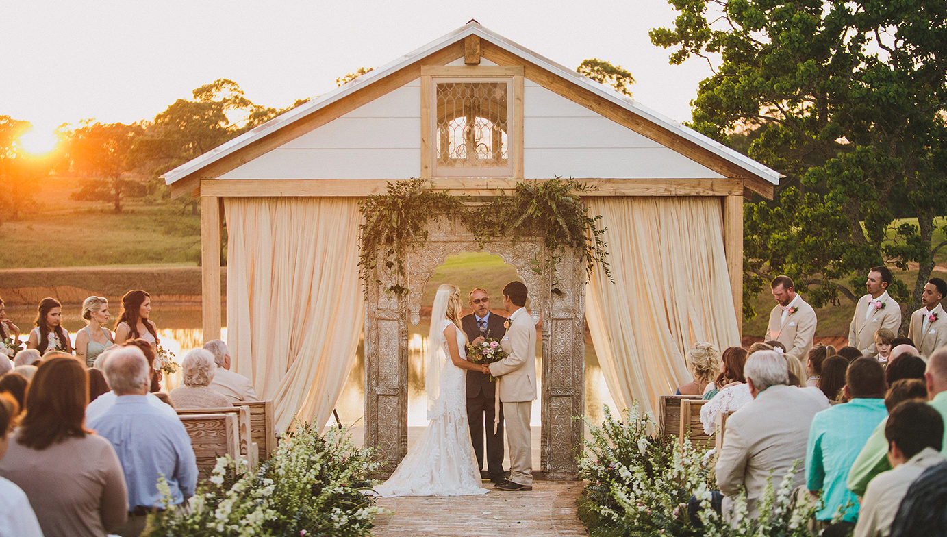 The New Rustic A Bride And Groom Embark On A New Wedding Venue