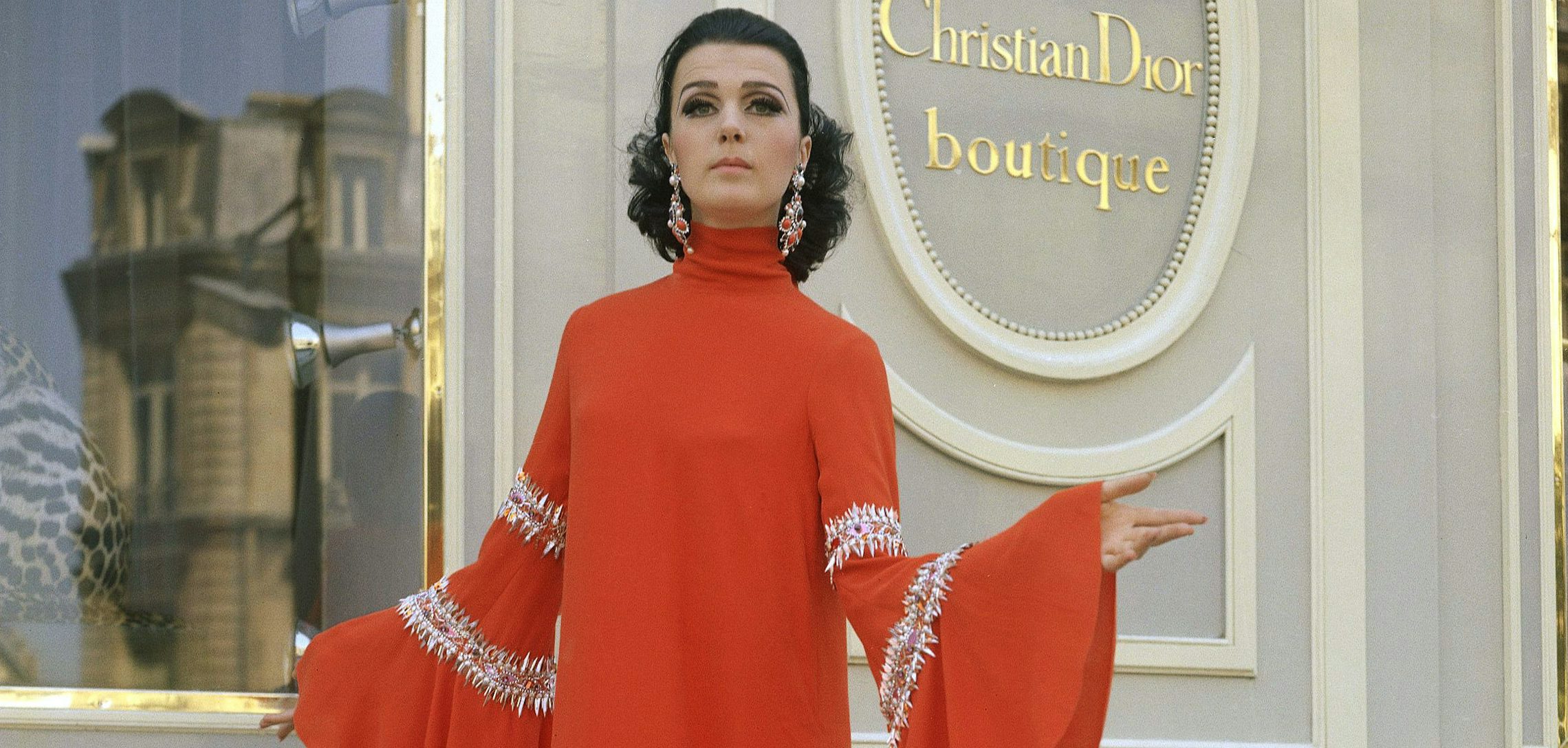 Fashion Throwback Thursday 6 Bell sleeves 1 e1502980058761